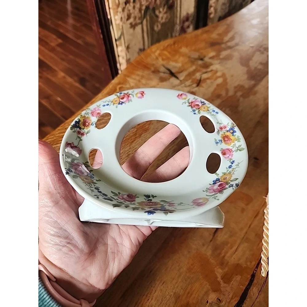 Vtg Floral White Ceramic Wall Mount Toothbrush & Cup Holder Cottage‎ Country